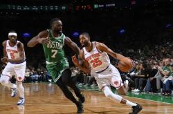 开云APP-波士顿凯尔特人碾压中国乒乓球队，恩比德打破历史纪录峡谷大战全球总决赛，点燃全场激情的简单介绍