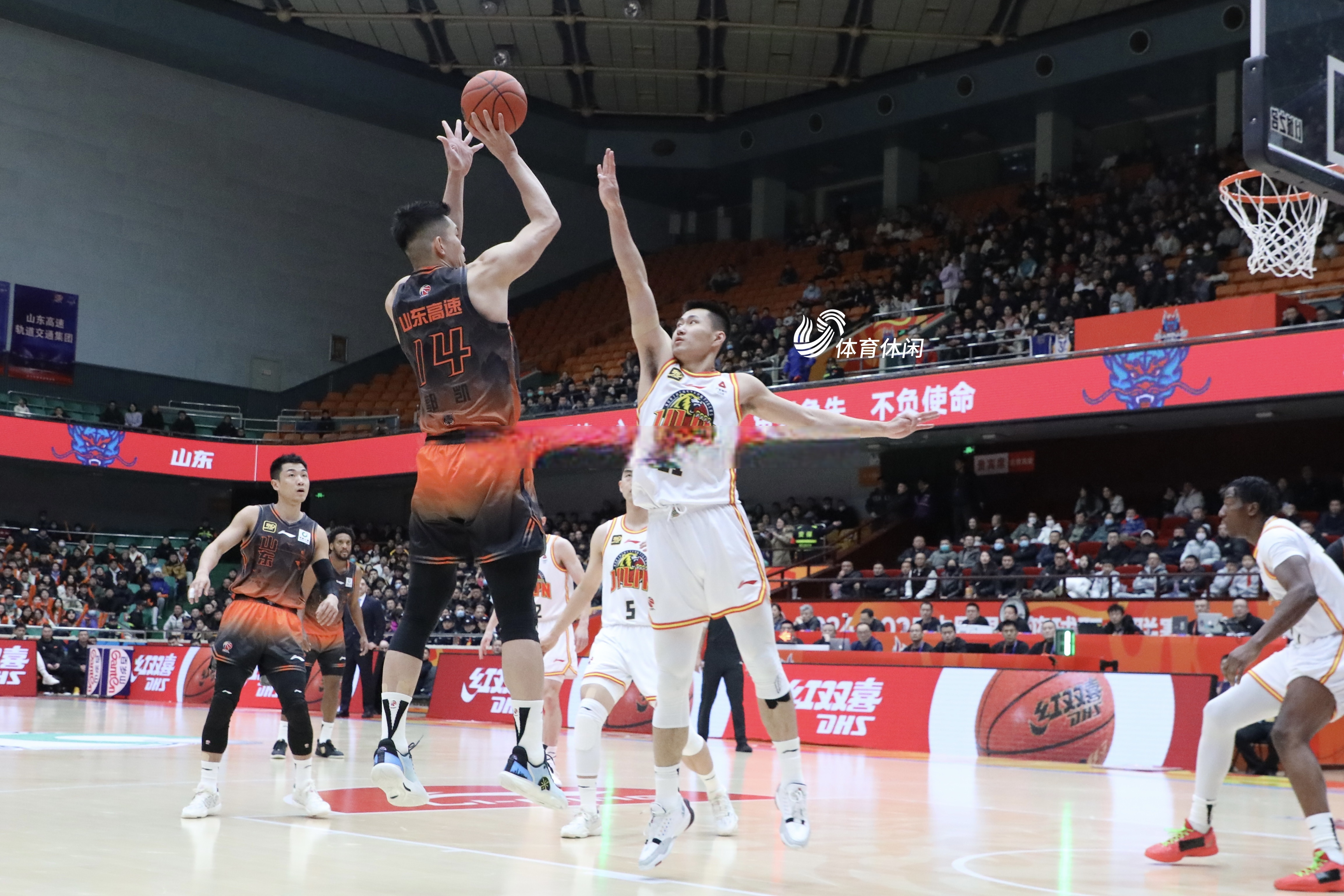山东男篮客场大胜福建，力挫对手的简单介绍