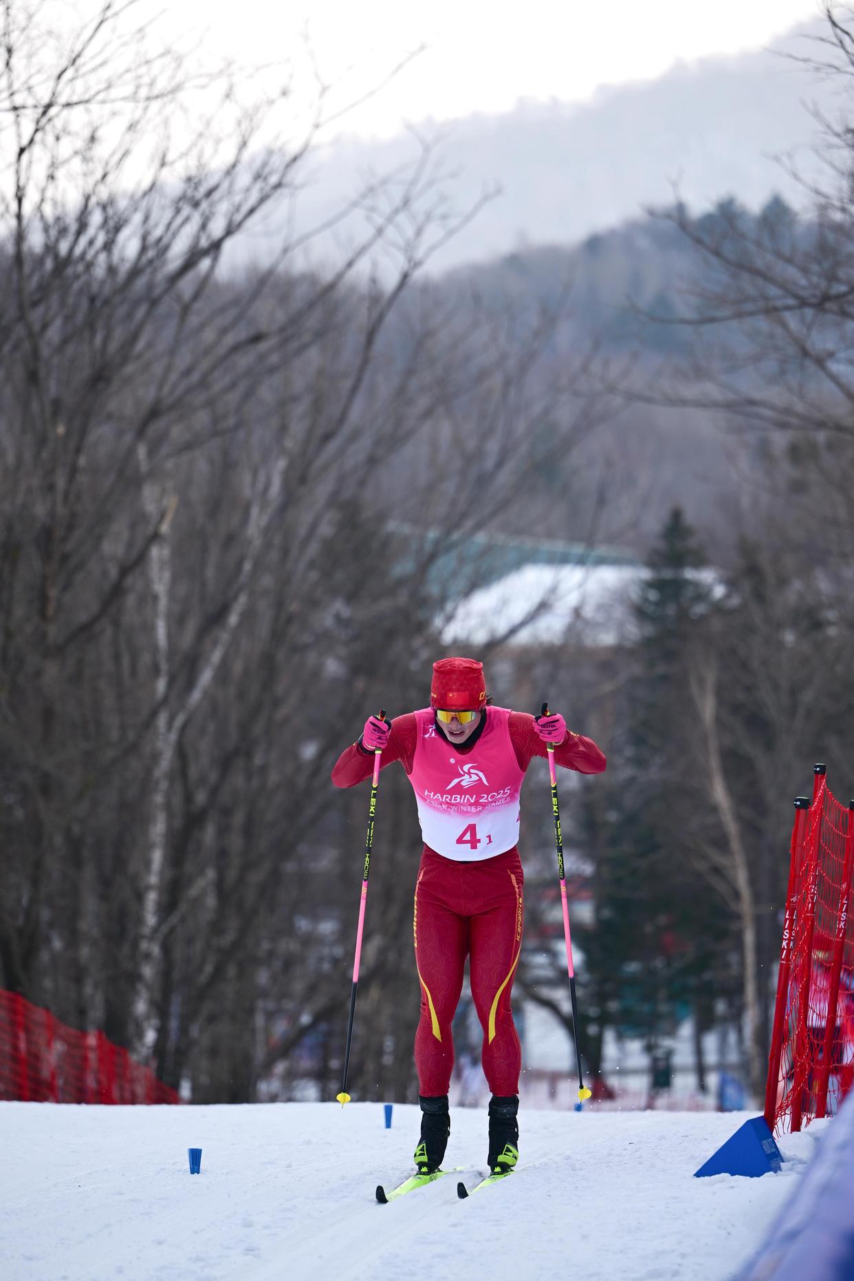 比利时选手在越野滑雪项目中实力强劲，斩获金牌