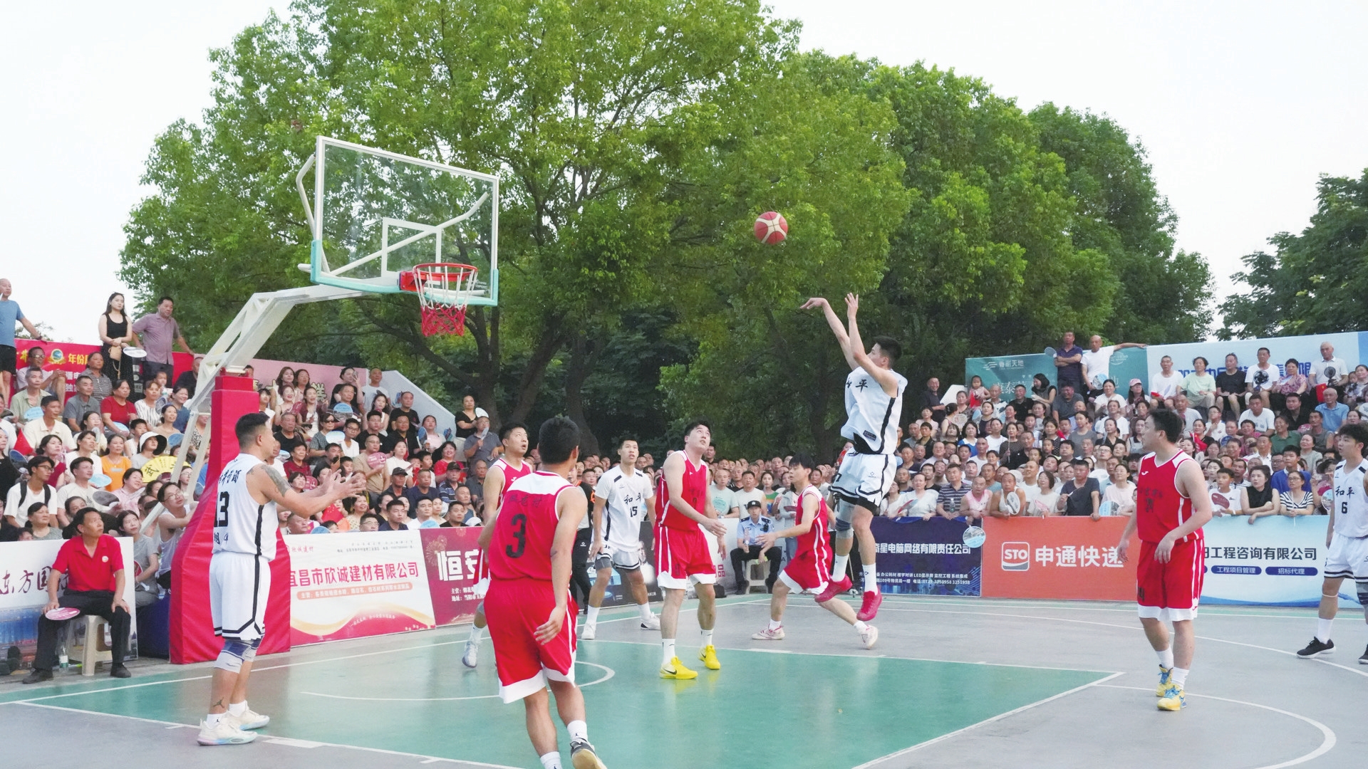 本赛季国内职业篮球联赛激烈角逐