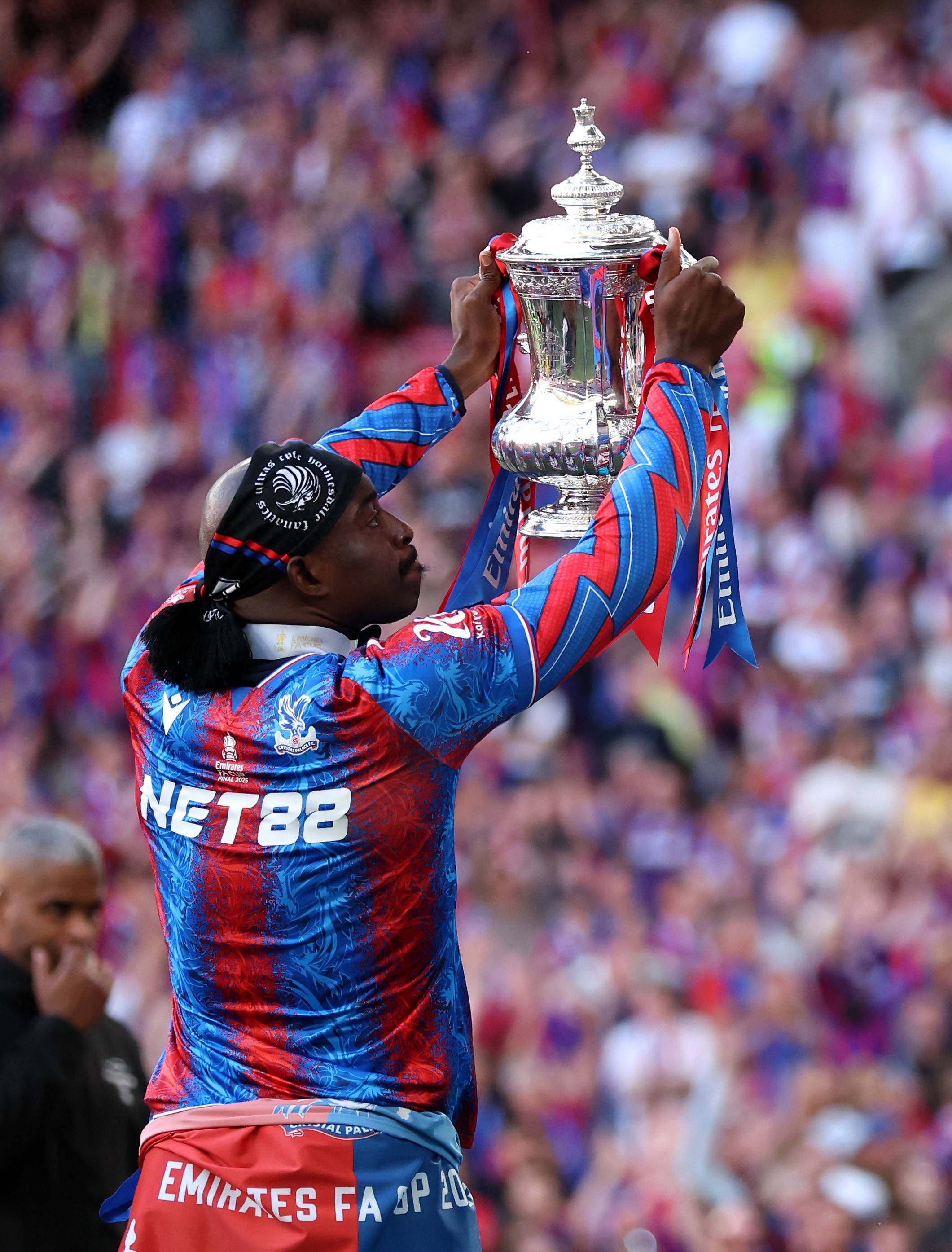 水晶宫客场守住比分，稳固保级希望的简单介绍