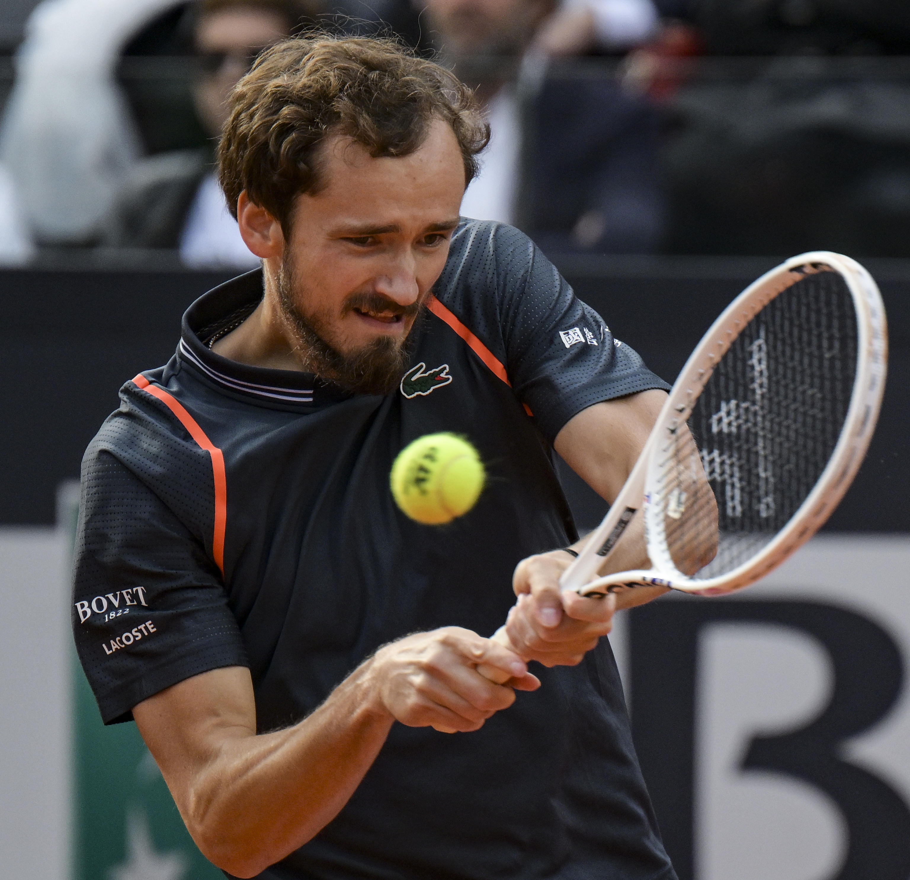 美国网球队翻盘意大利网球队，梅德韦杰夫惊艳世界的简单介绍