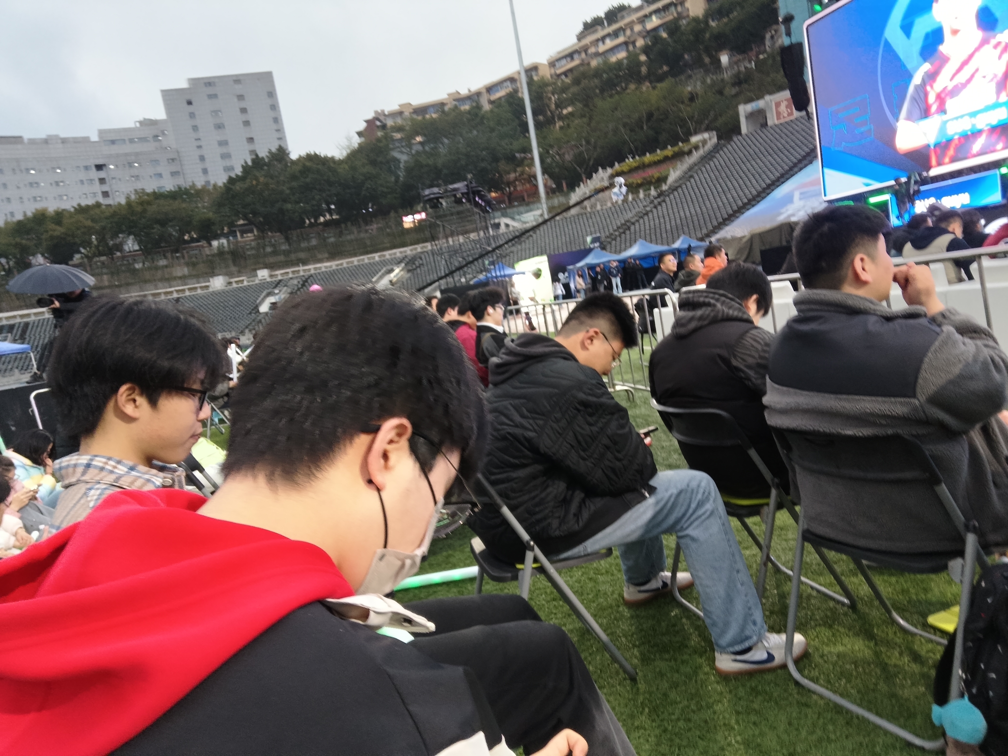 场面火爆！FIFA电竞观众席沸腾不已